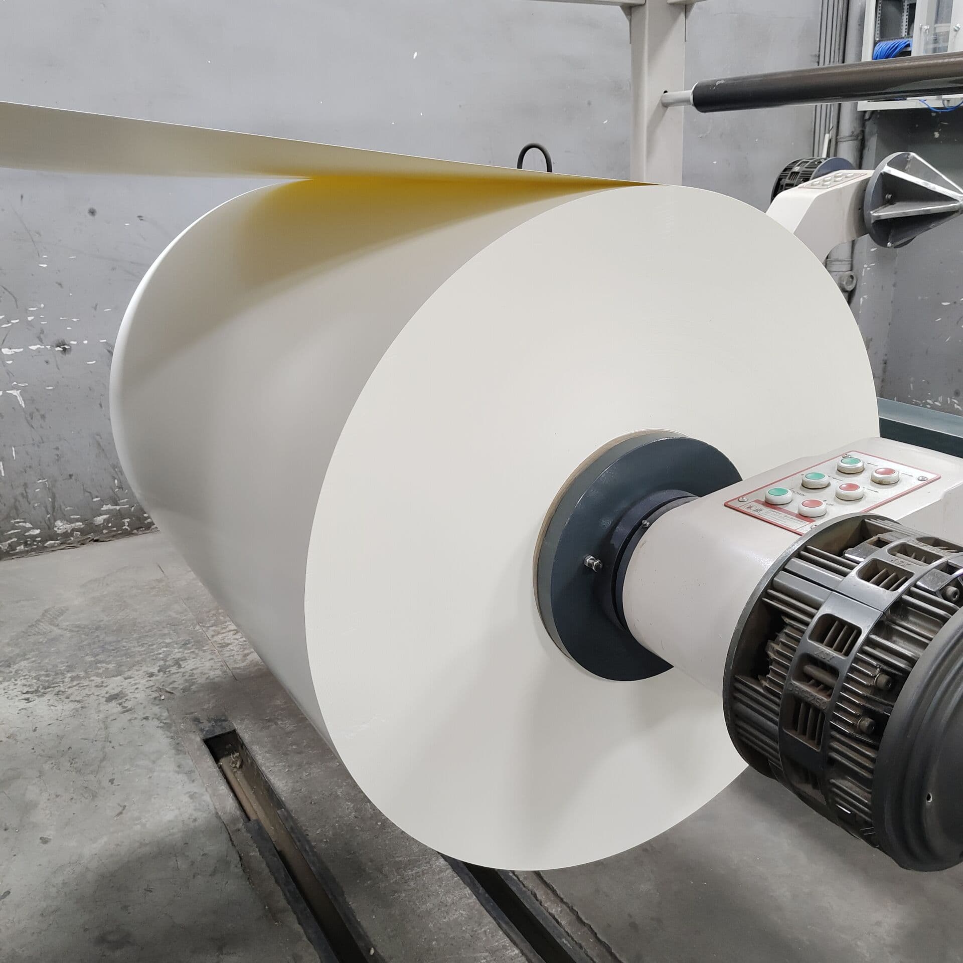 Woodfree Offset Paper vs C2S Art Paper: Which One Should You Specify?